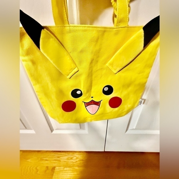 Woman Or Girls Pokemon Pikachu Bag - Picture 2 of 3